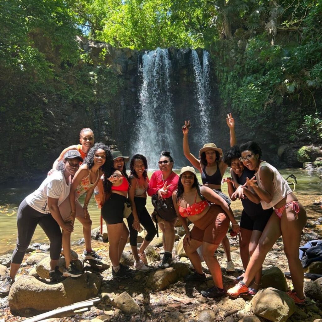 Home REWILD
To return to your natural rhythm. Here, you are invited to soften the noise of the world and reconnect with your body, your intuition, and the wisdom of the earth. Rewilding is